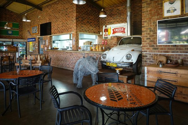 Découvrez les astuces infaillibles pour réaliser une galette des rois à la frangipane avec une pâte feuilletée d'un doré irrésistible !